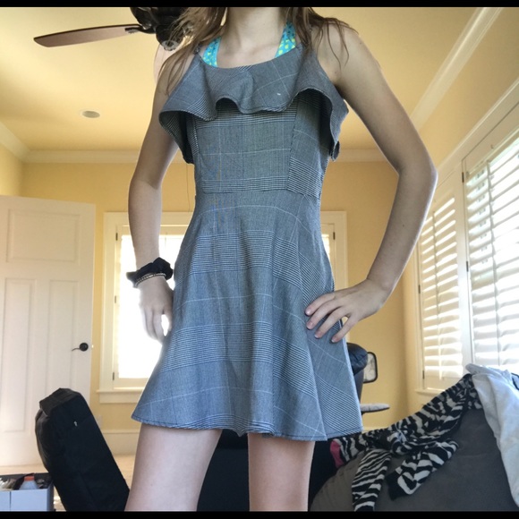 Black and White Dress - Picture 2 of 4